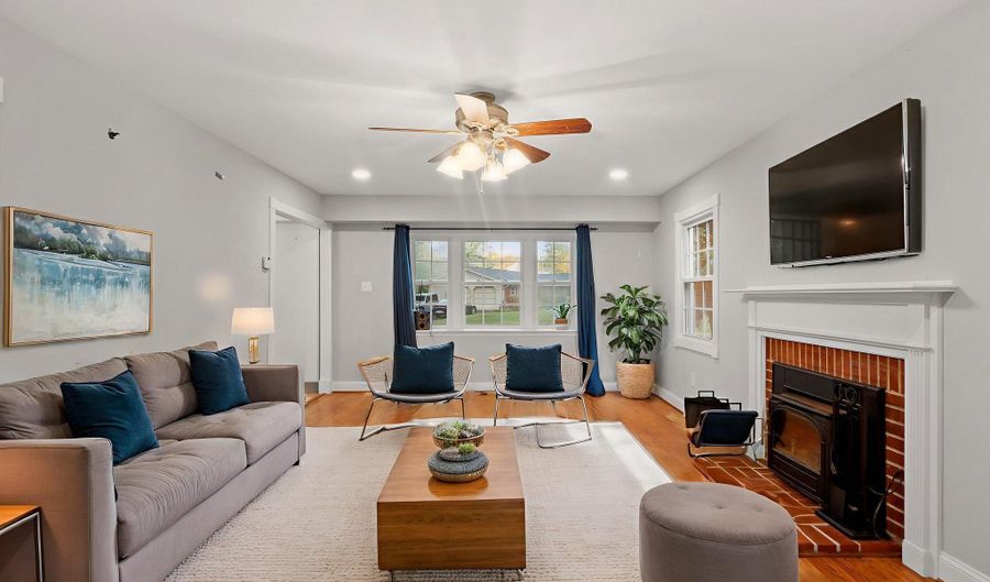 3816 IRONGATE Ln, Bowie, MD 20715 - 4 Beds, 3 Bath