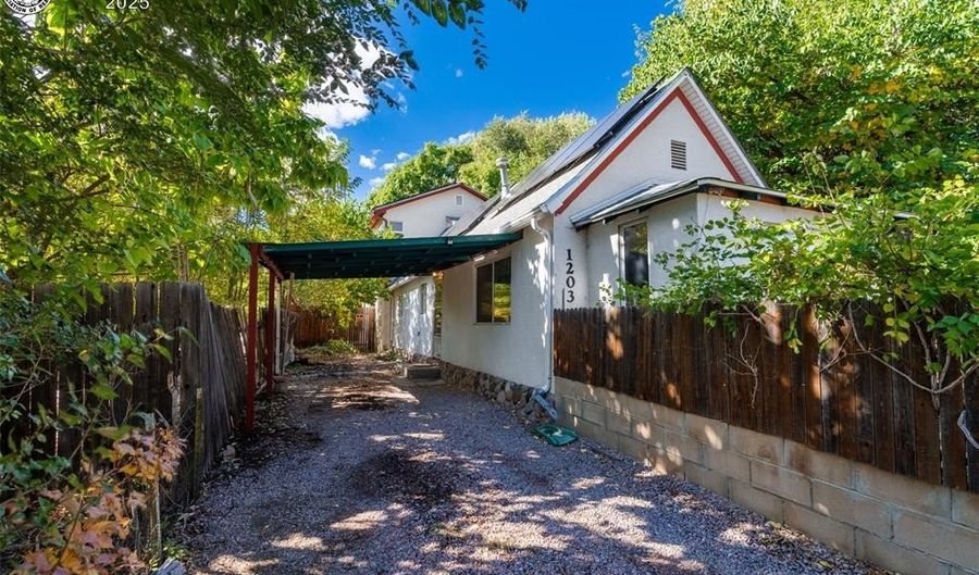 1203 W 3rd St, Florence, CO 81226 - 2 Beds, 1 Bath