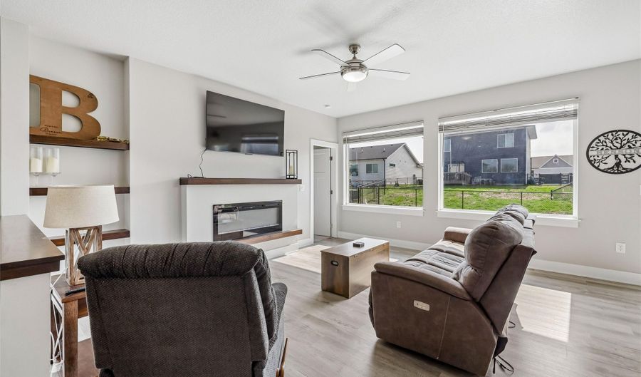 2106 Ammann Dr, Adel, IA 50003 - 3 Beds, 3 Bath
