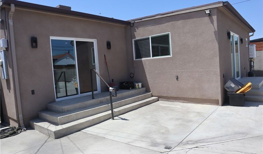 1532 S Mayo Ave, Compton, CA 90221 - 3 Beds, 2 Bath