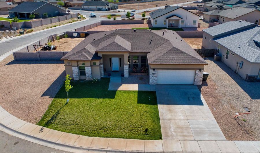 3813 S Sunnyview Ave, Carlsbad, NM 88220 - 4 Beds, 3 Bath
