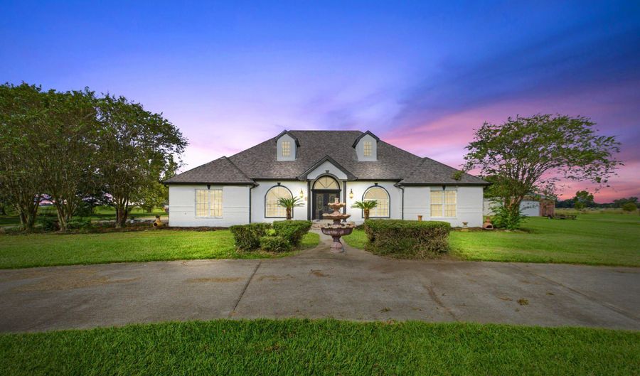 14024 Campisi Dr, Abbeville, LA 70510 - 5 Beds, 4 Bath