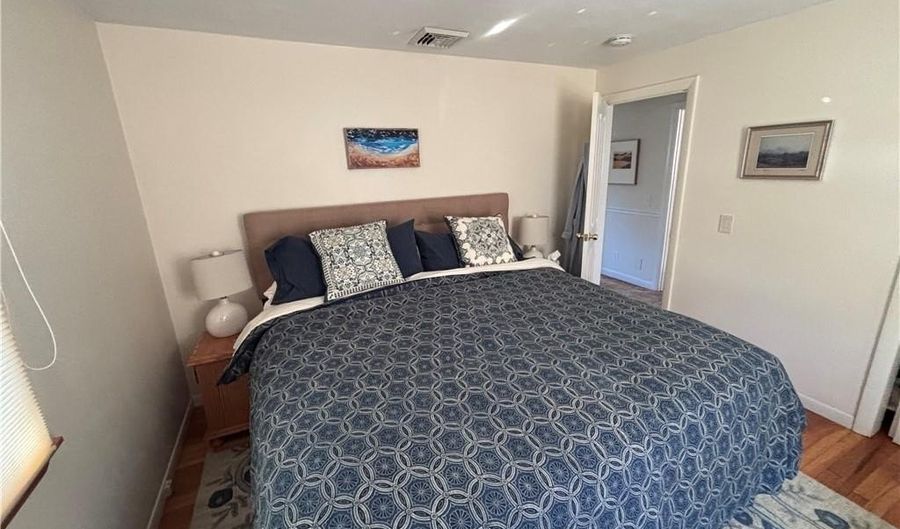 51 Surrey Ln, North Kingstown, RI 02852 - 3 Beds, 1 Bath