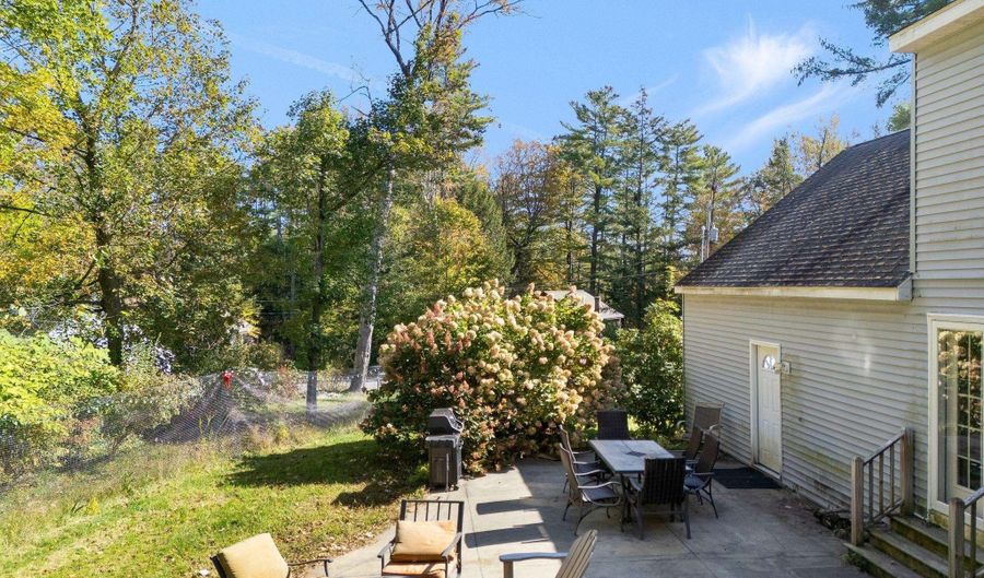 115 Country Hl, Brattleboro, VT 05301 - 3 Beds, 2 Bath