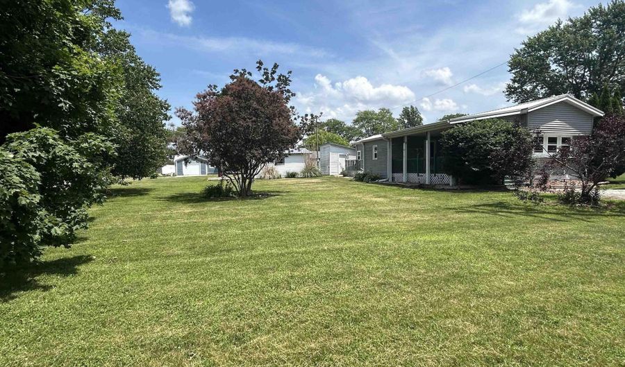710 N Jackson St, Andrews, IN 46702 - 3 Beds, 2 Bath