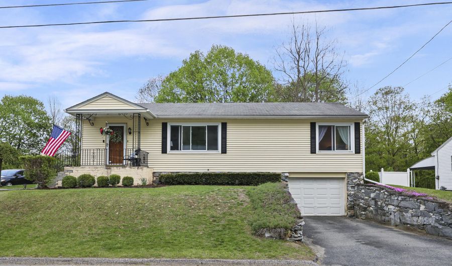 60 Willow St, Adams, MA 01220 - 3 Beds, 2 Bath