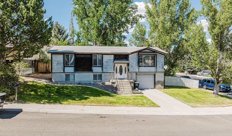 104 Barite St, Elko, NV 89801 - 3 Beds, 3 Bath