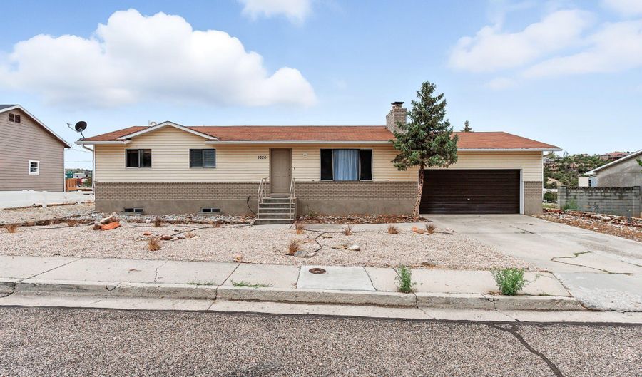 1026 S Interstate Dr, Cedar City, UT 84720 - 5 Beds, 3 Bath