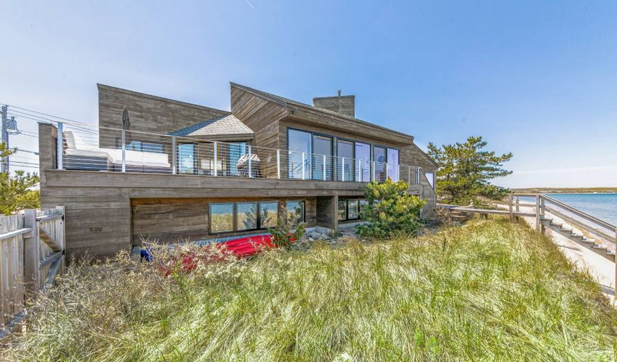 393 Cranberry Hole Rd, Amagansett, NY 11930 - 3 Beds, 4 Bath