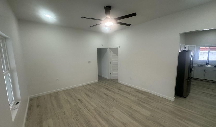 523 W South St, Bloomfield, IN 47424 - 3 Beds, 2 Bath