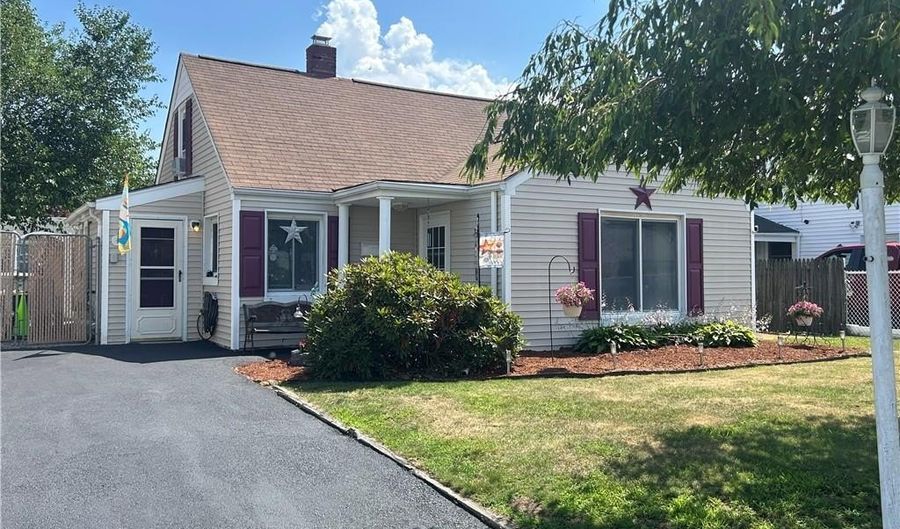 57 Nimitz Rd, East Providence, RI 02916 - 3 Beds, 1 Bath