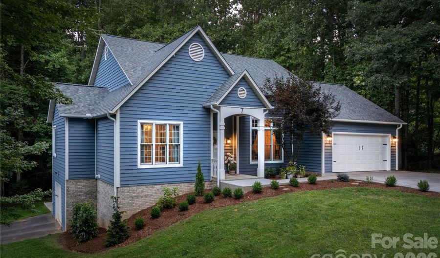 7 Oak Hollow Dr, Asheville, NC 28805 - 3 Beds, 3 Bath