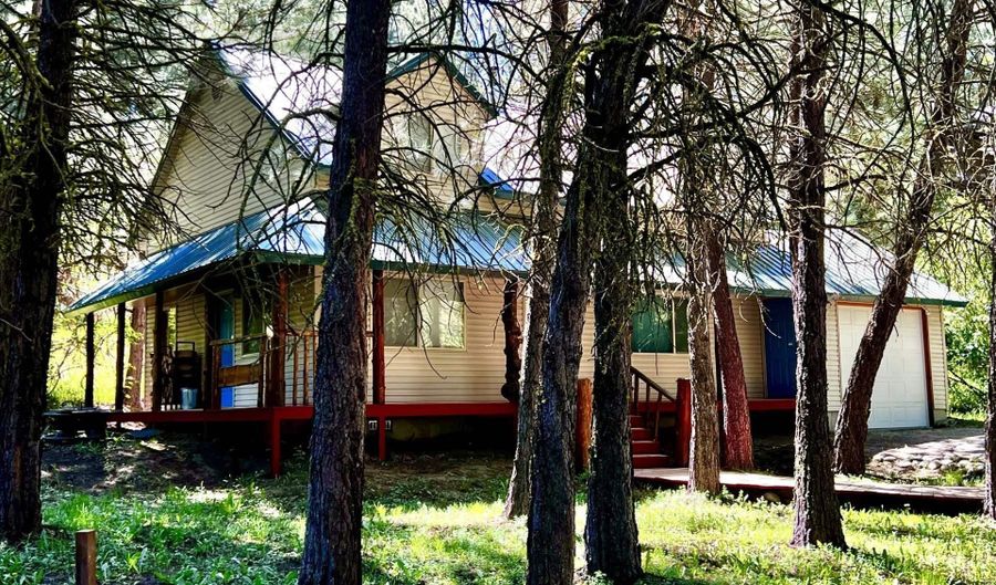 351 Estate Dr, Cascade, ID 83611 - 3 Beds, 2 Bath