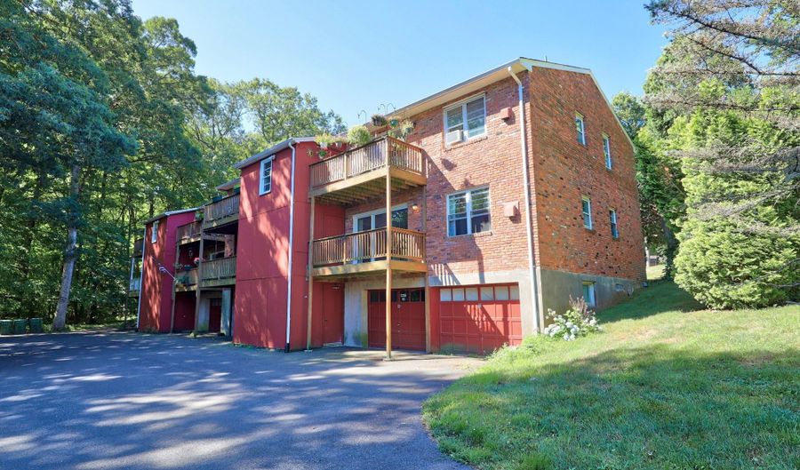 1109 Waterbury Rd APT 1A, Cheshire, CT 06410 - 2 Beds, 1 Bath