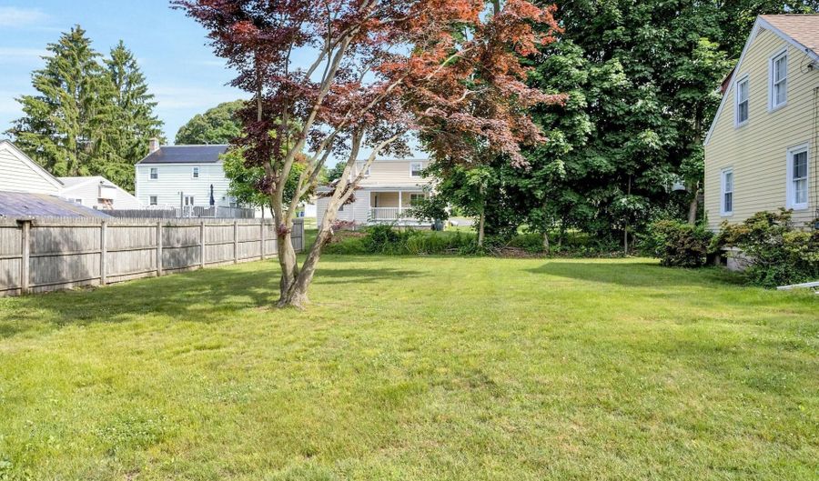 124 Minturn Pl, Bridgeport, CT 06606 - 5 Beds, 2 Bath