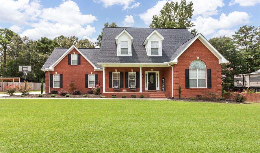 65 CAMELOT Ln, Anniston, AL 36207 - 4 Beds, 3 Bath