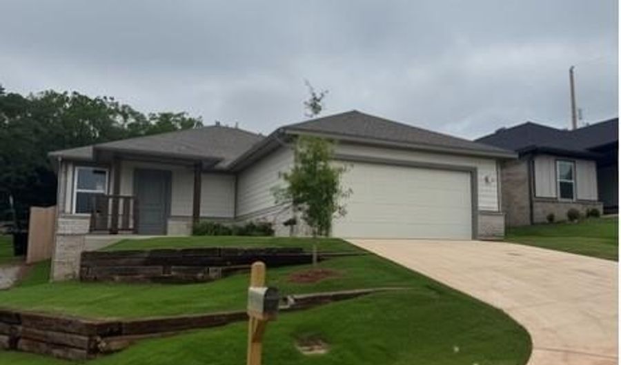 421 E 7th St, Arcadia, OK 73007 - 3 Beds, 2 Bath