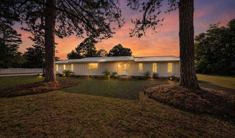 315 Newton, Adel, GA 31620 - 4 Beds, 2 Bath