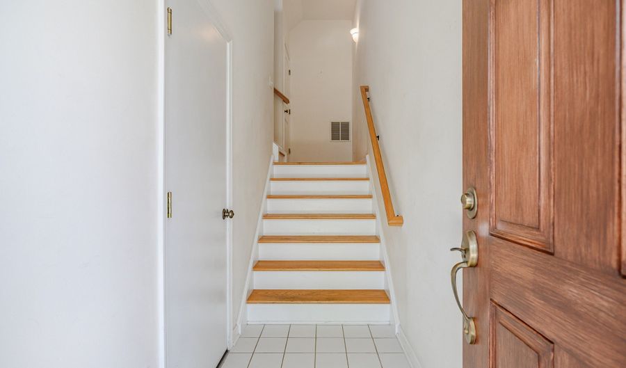 15 Caldwell Ter, Danbury, CT 06810 - 2 Beds, 3 Bath