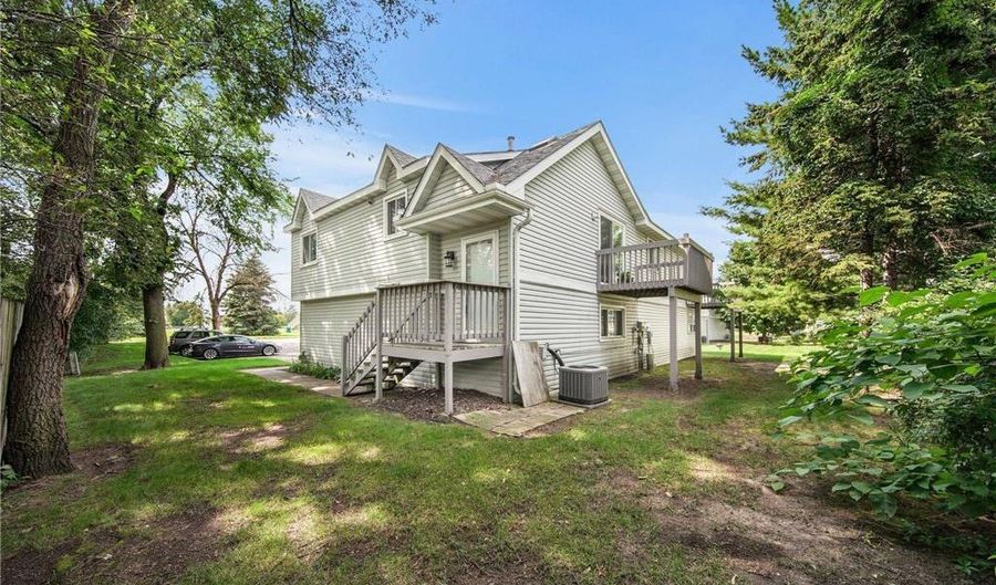 885 70th Ave N, Brooklyn Center, MN 55430 - 2 Beds, 1 Bath