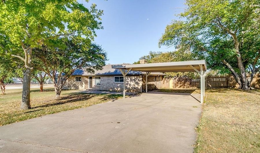 101 Chestnut St, Aledo, TX 76008 - 4 Beds, 2 Bath