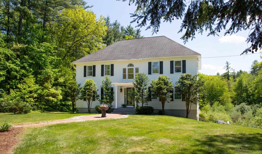 15 Kelso Dr, Bow, NH 03304 - 4 Beds, 2 Bath