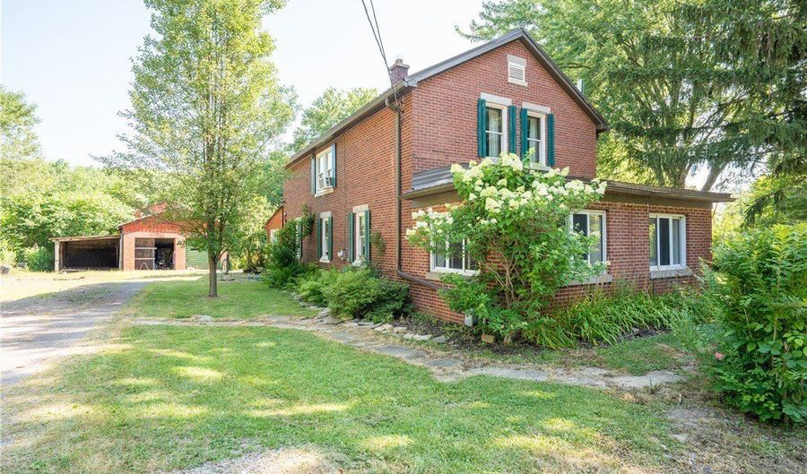 664 Monroe Ave, Angola, NY 14006 - 4 Beds, 2 Bath