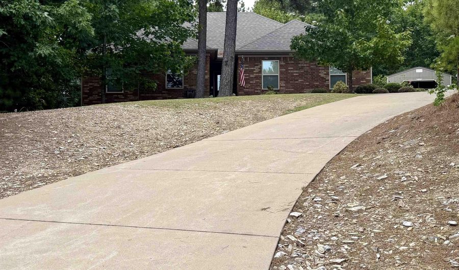 608 JOSEPH Dr, Alexander, AR 72002 - 3 Beds, 2 Bath