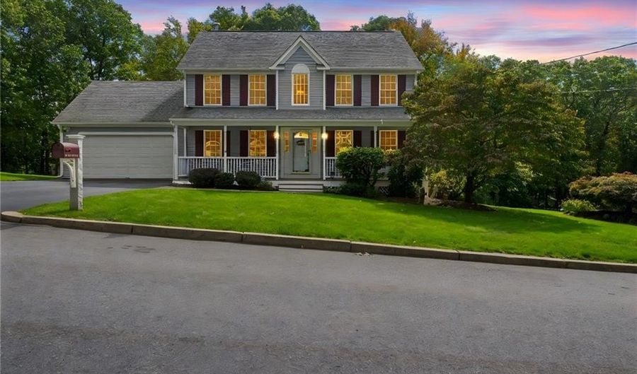 17 Doire Rd, Cumberland, RI 02864 - 3 Beds, 3 Bath