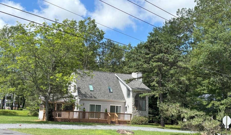 388 Towamensing Trl, Albrightsville, PA 18210 - 3 Beds, 2 Bath