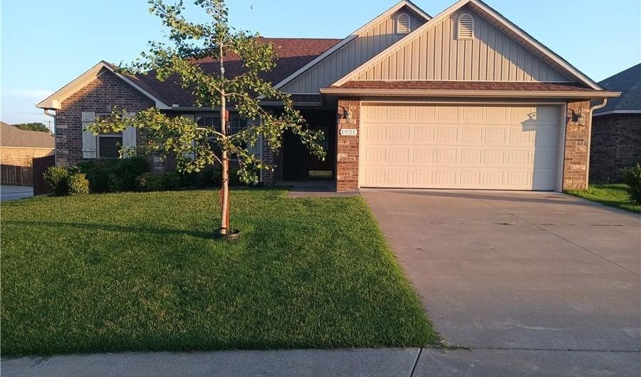 1921 Sitka Ln, Barling, AR 72923 - 3 Beds, 2 Bath