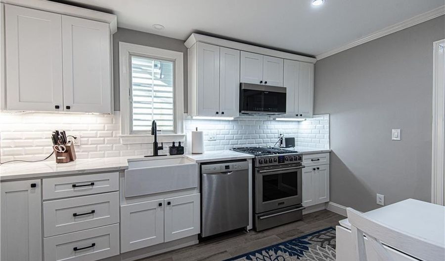 30 Prospect Hl 1, Newport, RI 02840 - 2 Beds, 1 Bath