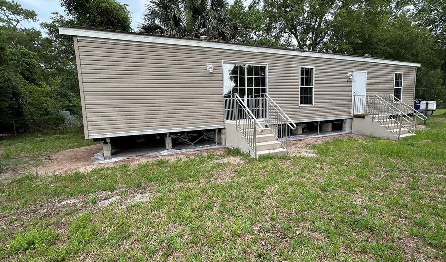 55917 CABBAGE Rd, Astor, FL 32102 - 2 Beds, 2 Bath