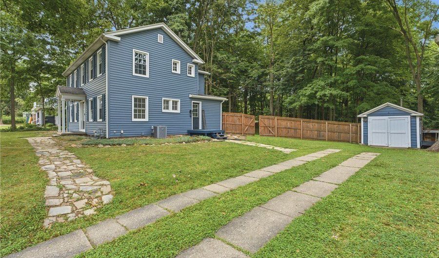 325 Vincent St, Alliance, OH 44601 - 4 Beds, 2 Bath