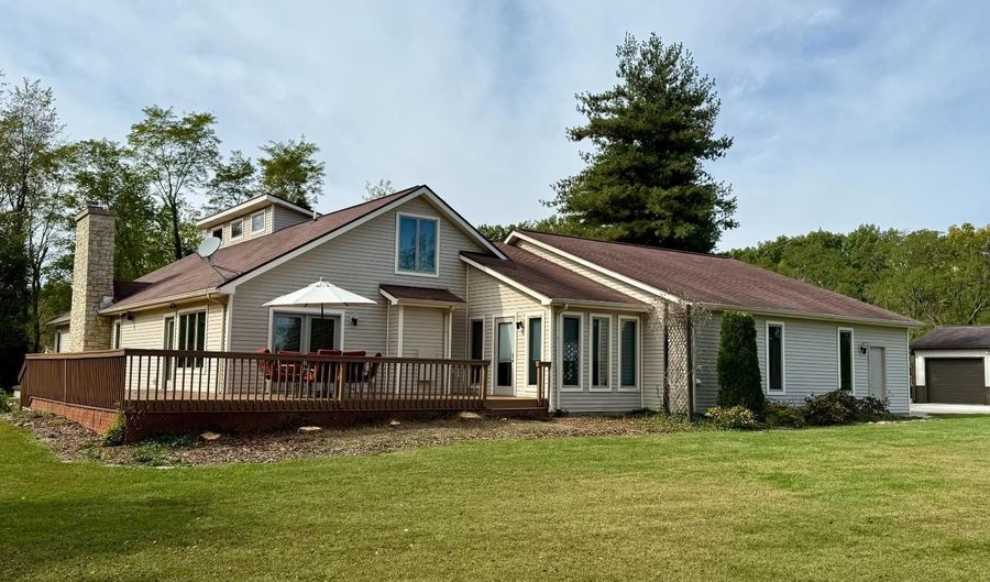 25162 Mid Rd, Batesville, IN 47006 - 3 Beds, 4 Bath
