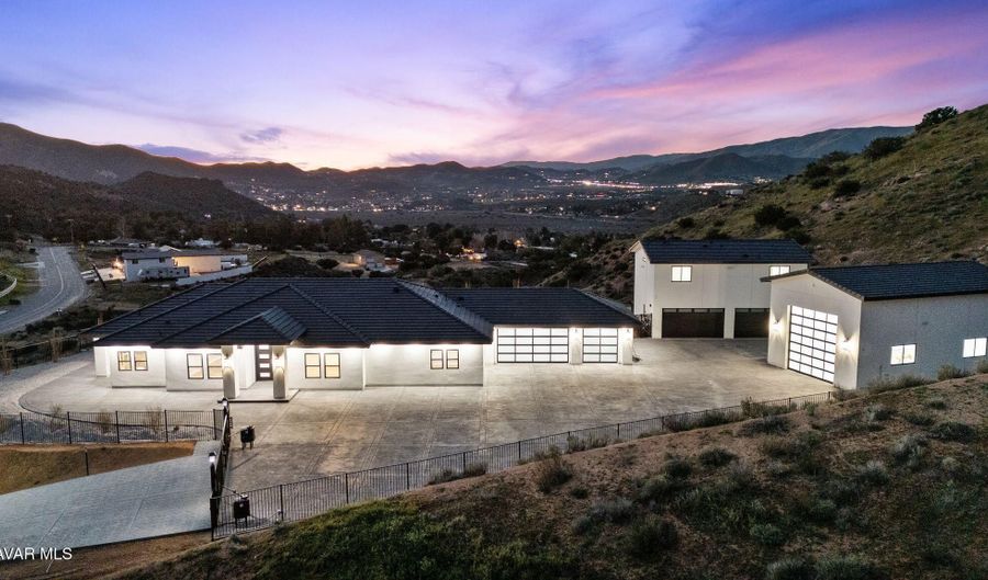 2227 W Avenue Y8 Ct, Acton, CA 93510 - 6 Beds, 4 Bath