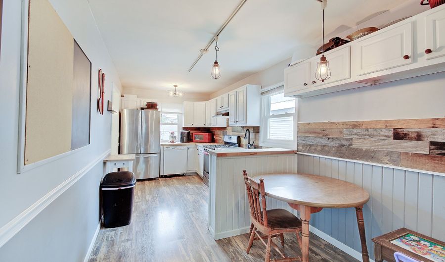 73 S 3rd Ave, Beech Grove, IN 46107 - 3 Beds, 3 Bath