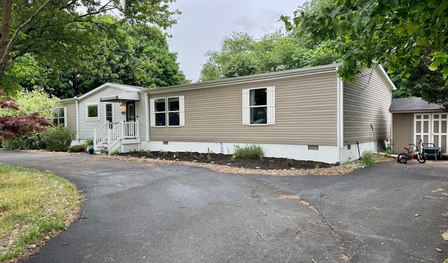 12421 N OLD STATE Rd, Ellendale, DE 19941 - 4 Beds, 2 Bath