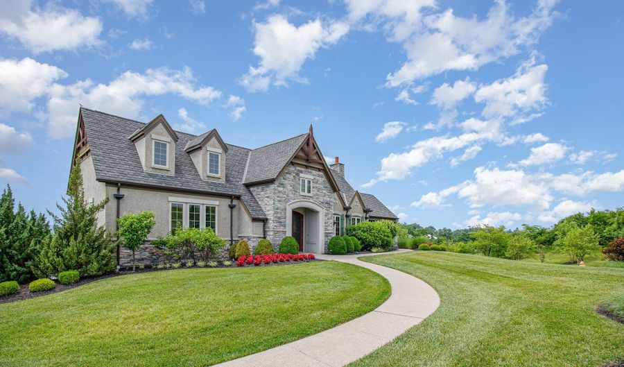 7483 Flintshire Dr, Alexandria, KY 41001 - 2 Beds, 2 Bath