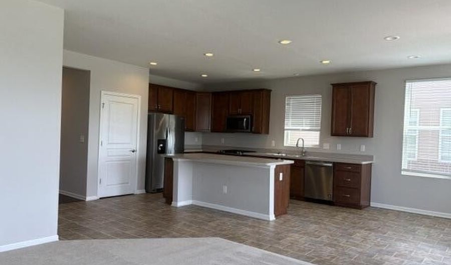582 Ivyland St, Ann Arbor, MI 48108 - 2 Beds, 2 Bath