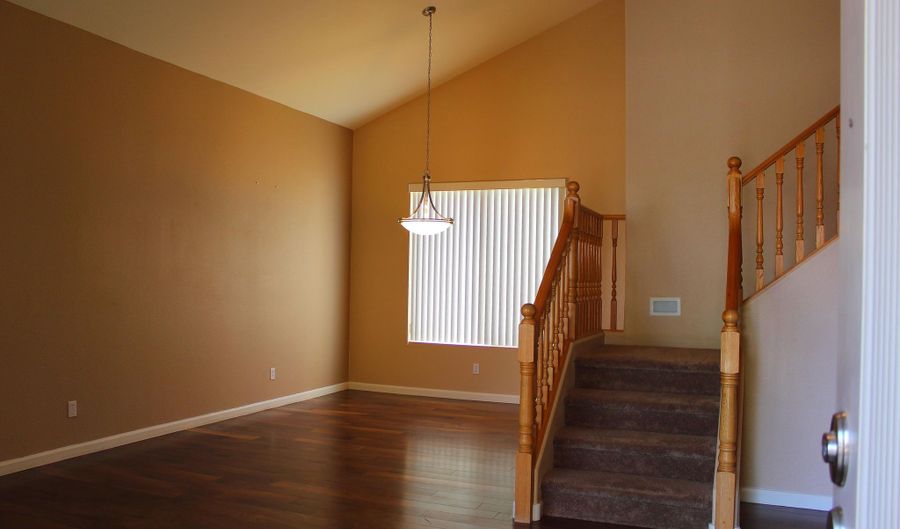 5435 W BUFFALO St, Chandler, AZ 85226 - 4 Beds, 3 Bath
