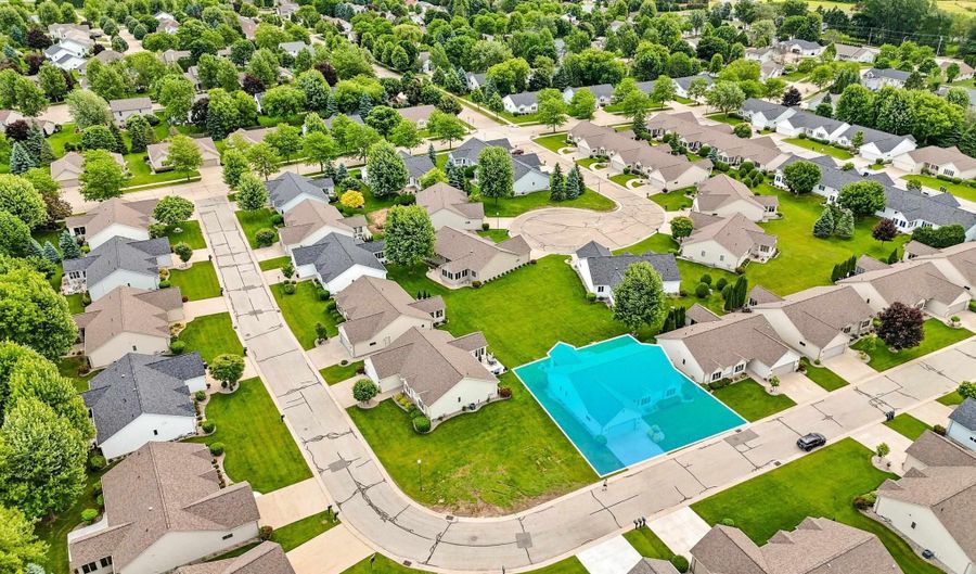 52 PENBROOK Cir 47, Appleton, WI 54911 - 3 Beds, 2 Bath