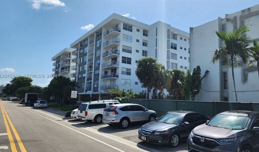 1075 93rd St 304, Bay Harbor Islands, FL 33154 - 1 Beds, 2 Bath