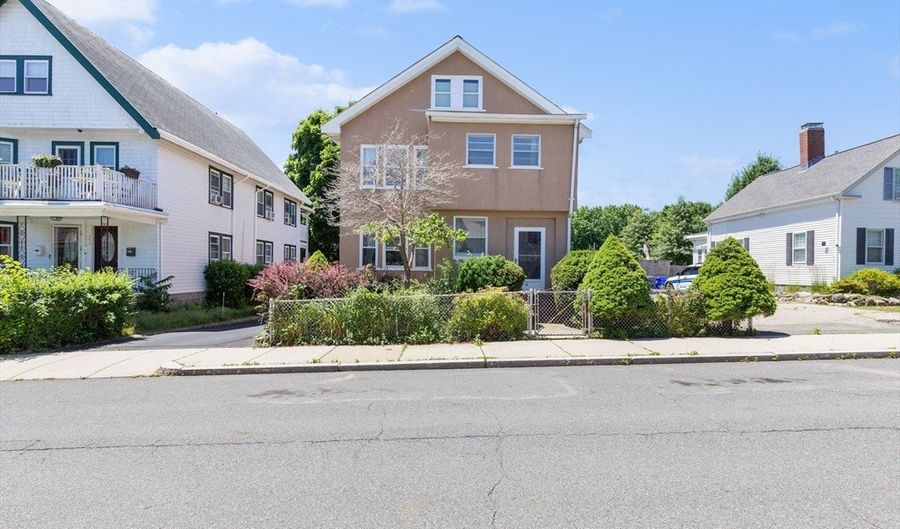 241 Beech St 2, Boston, MA 02131 - 3 Beds, 1 Bath