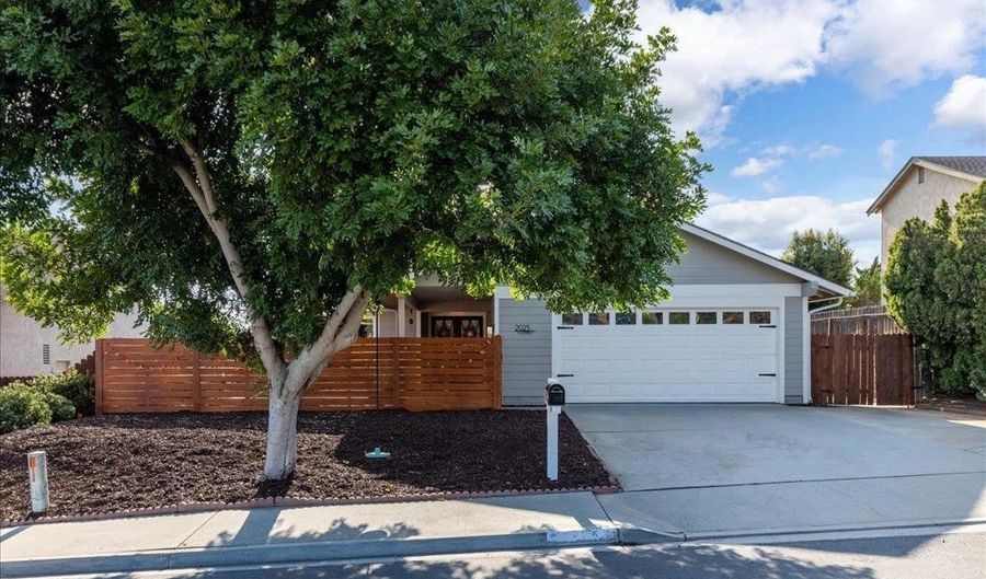 2025 Camino Dr, Escondido, CA 92026 - 3 Beds, 2 Bath