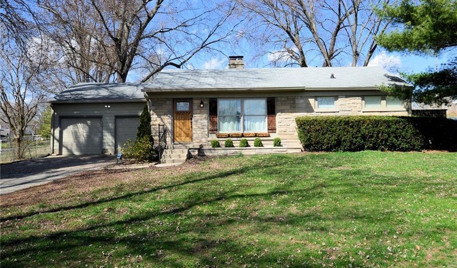 2306 W County Line Rd, Indianapolis, IN 46217 - 3 Beds, 1 Bath