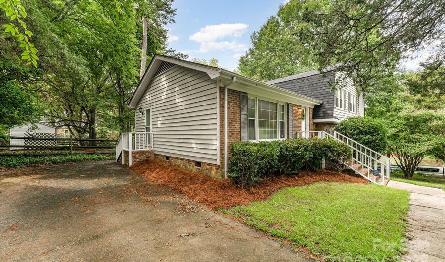 8229 Tifton Rd, Charlotte, NC 28226 - 4 Beds, 4 Bath