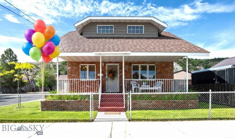 821 E 6th St, Anaconda, MT 59711 - 3 Beds, 2 Bath