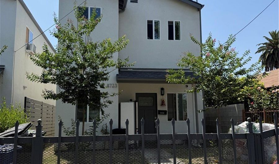 8723 Elm St, Los Angeles, CA 90002 - 4 Beds, 3 Bath