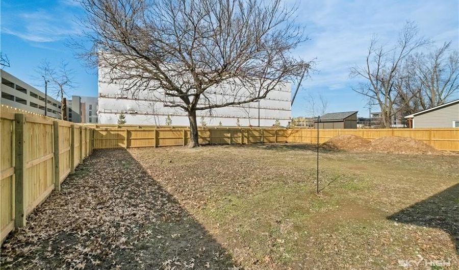 906 Convair St, Bentonville, AR 72712 - 2 Beds, 3 Bath
